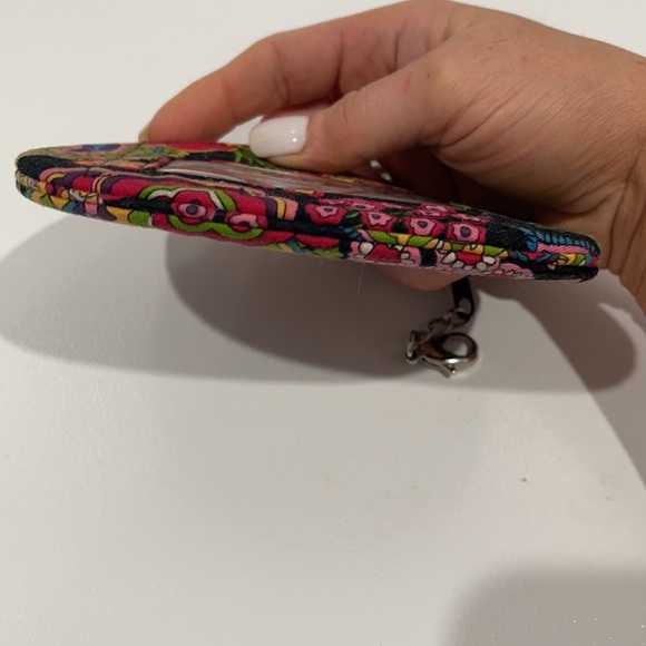 VERA BRADLEY Clip ID Case SYMPHONY IN HUE - Picture 3 of 4